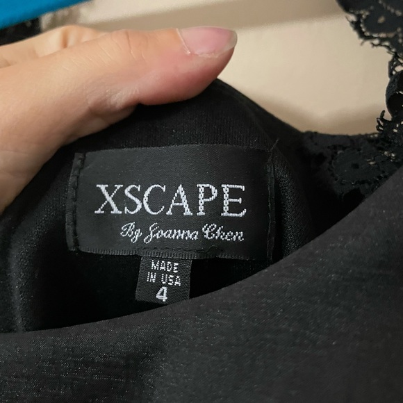 Key-hole Peplum Dress - Picture 3 of 3